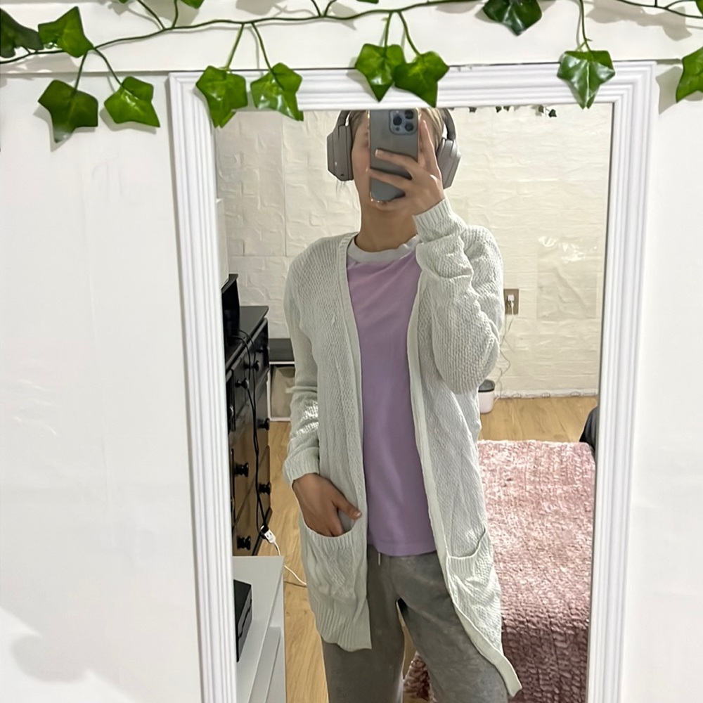 White see knit cardigan